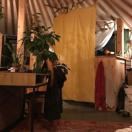 Gaiamenedek Jurta Apartamento *